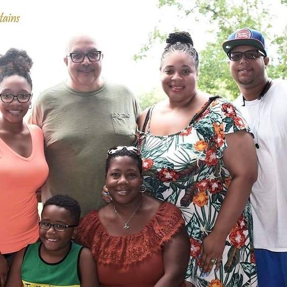 Meet your Posher, Tineka - Picture 1 of 1